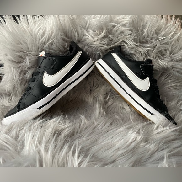 Nike Shoes - Picture 2 of 12